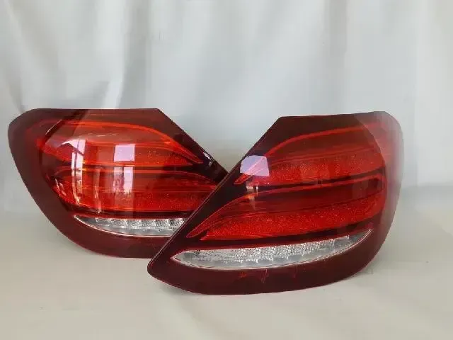 a2139067700 7800   rear lamp combination